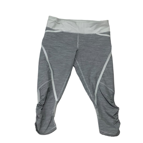 Lululemon Women’s Run Inspire Crop Gray / White Striped Size 6 - Picture 1 of 9